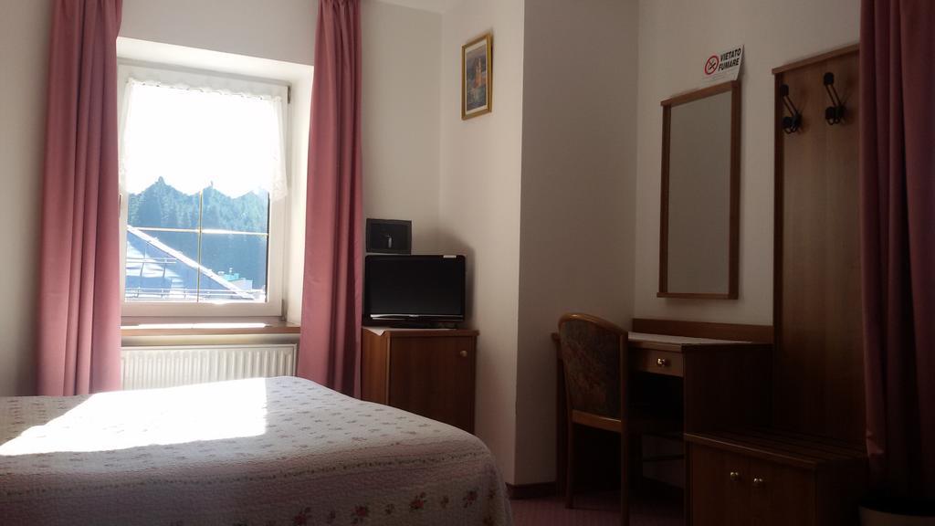Albergo Alpino อารับบา ภายนอก รูปภาพ
